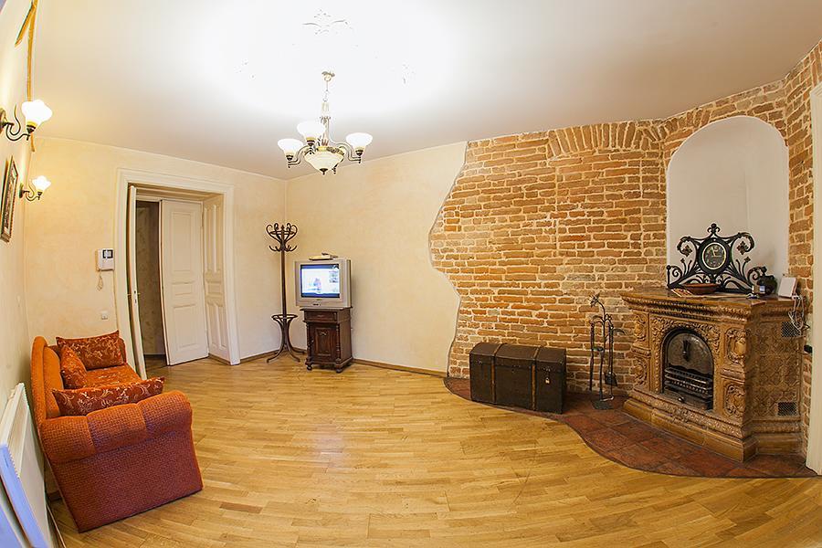 Historic Apartment Near Rynor Square Львов Экстерьер фото