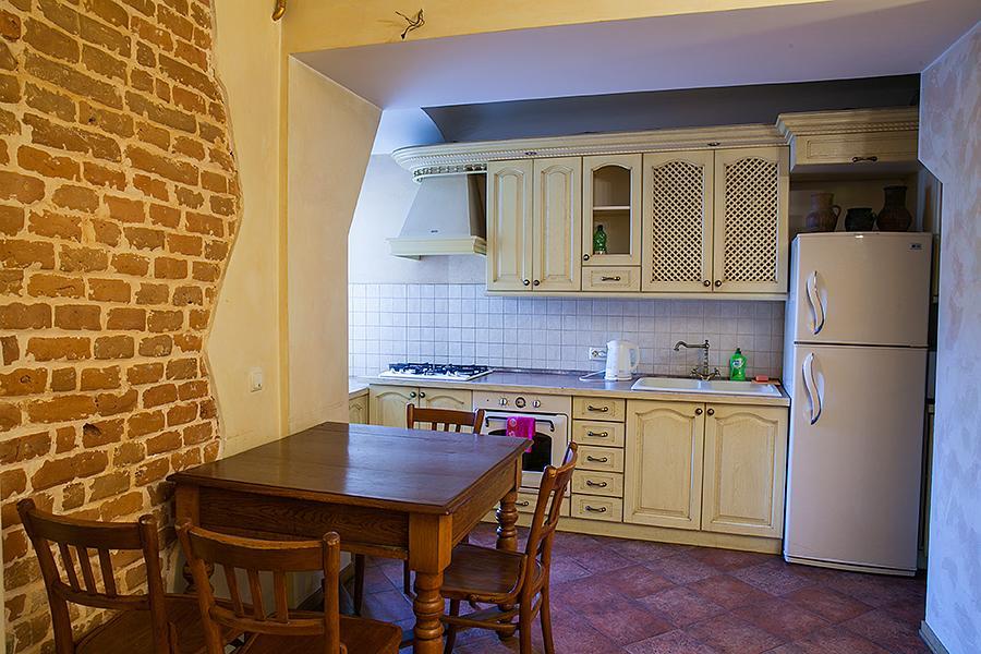 Historic Apartment Near Rynor Square Львов Экстерьер фото